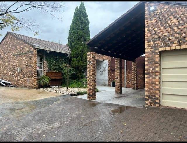 4 BEDROOM HOUSE FOR SALE IN EVANDER